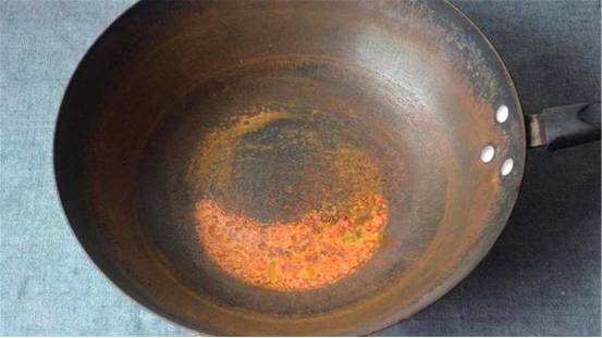 如何保养铁锅（铁锅生锈了怎么处理？） 第1张