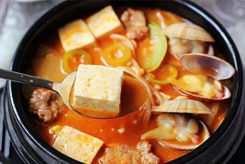 韩国大酱汤的做法（韩式传统美食大酱汤） 第1张