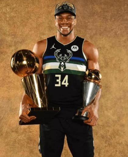 篮球明星,NBA官方将评75大巨星 第5张