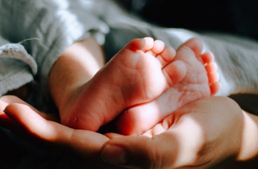 2022年10月28日出生的宝宝是什么命,十月初四的宝宝八字起名 第1张
