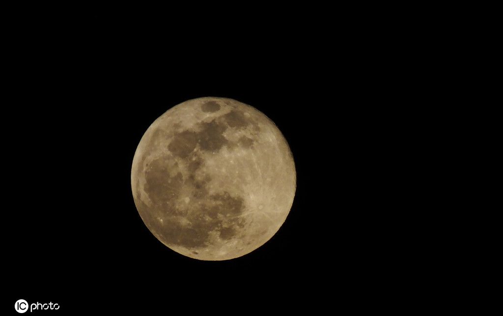 超等月球图片如实（本年初次“超等月球”现身夜空） 第4张