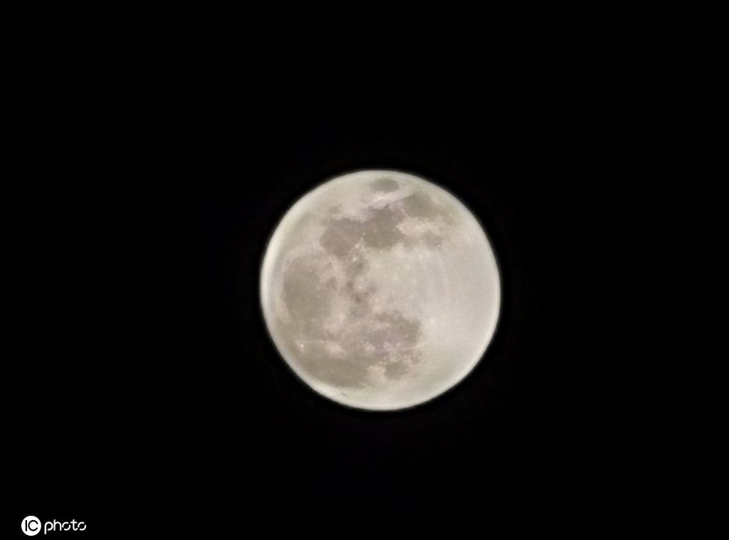 超等月球图片如实（本年初次“超等月球”现身夜空） 第3张
