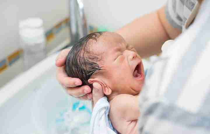 新生宝宝护理（刚出生的婴儿该怎么护理？） 第2张