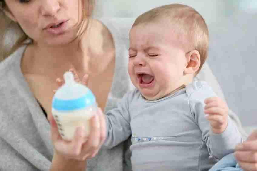 宝宝不吃奶瓶怎么办（宝宝不吃奶嘴抗拒奶瓶，怎么办？） 第5张