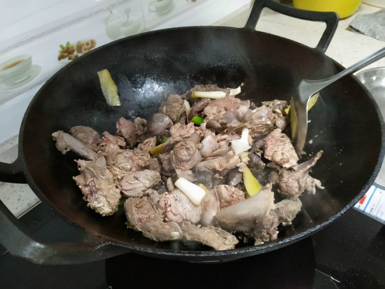 兔肉的做法（兔肉怎么做好吃？） 第6张
