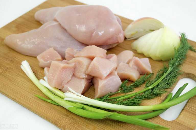 鸡胸肉煮多久能熟(水煮鸡胸肉的做法) 第7张