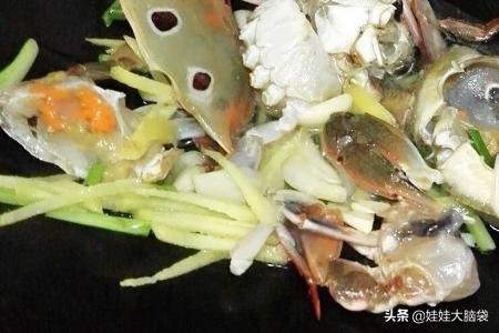 怎样炒螃蟹好吃 教你家常炒螃蟹简单又好吃窍门方法 第5张