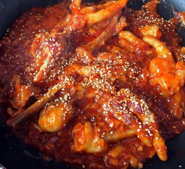 酱鸡爪的做法 韩式辣酱鸡爪做法窍门分享 第3张