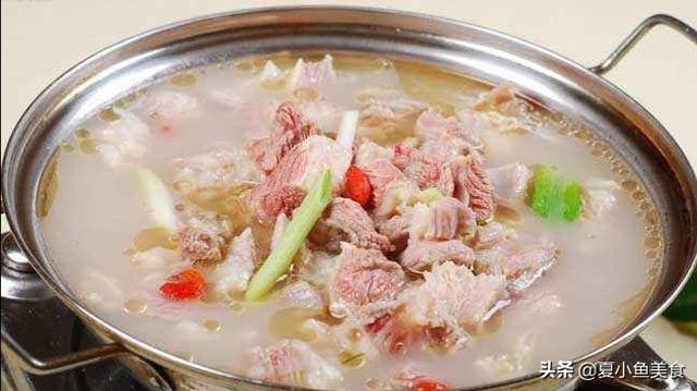 清炖羊肉汤怎么做好喝 清炖羊肉汤的做法分享 第3张