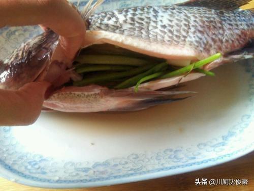 怎么做清蒸鱼好吃又简单的做法（教你清蒸鱼怎么做最好吃） 第10张