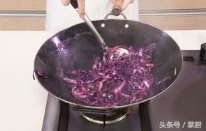 紫色大头菜的做法（紫包菜最佳吃的做法，一盘不够吃） 第6张