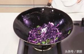 紫色大头菜的做法（紫包菜最佳吃的做法，一盘不够吃） 第9张